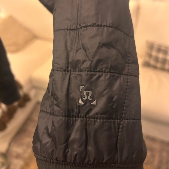 Reversible Lululemon Bomber Size Medium - Picture 2 of 4